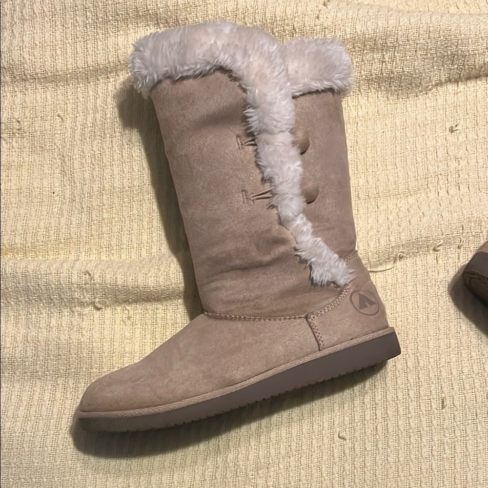 Airwalk Tan Fur-Lined Winter Boots